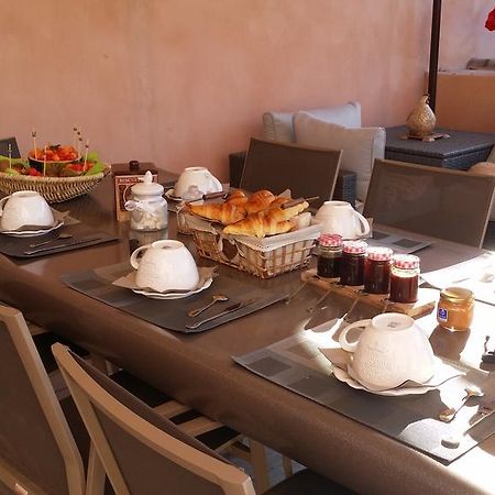 Les Portes Du Soleil Bed & Breakfast Capestang Exterior photo