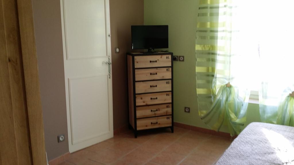 Les Portes Du Soleil Bed & Breakfast Capestang Room photo