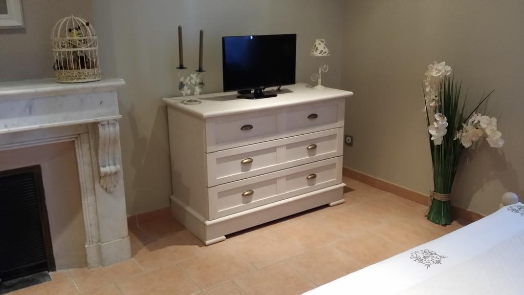 Les Portes Du Soleil Bed & Breakfast Capestang Room photo