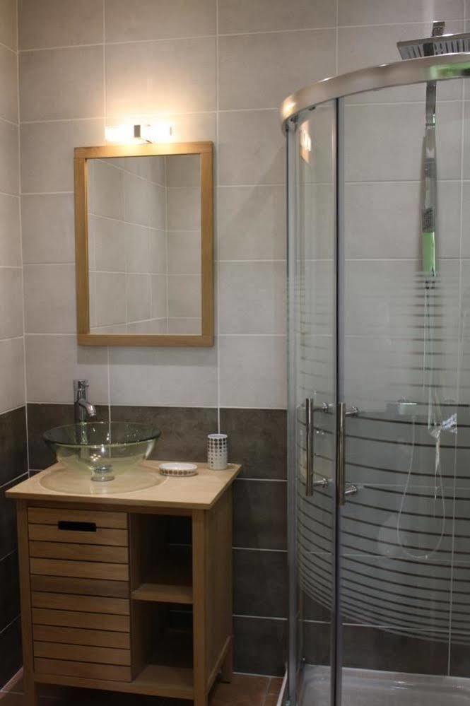 Les Portes Du Soleil Bed & Breakfast Capestang Exterior photo